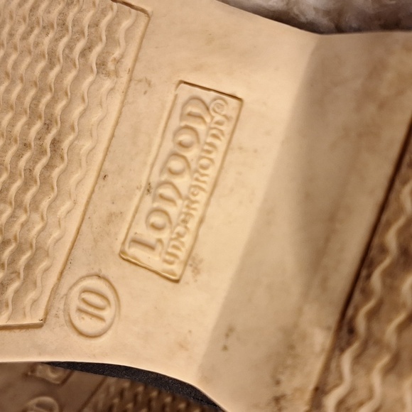 Boys London hook and loop black shoes size 10 - Picture 4 of 5